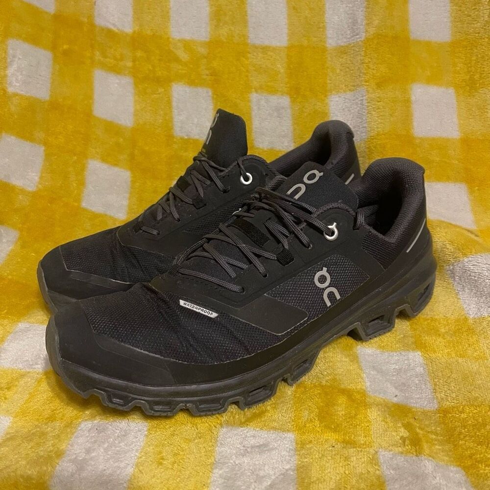 OC On Cloudventure Mens Shoes Size 8.5 Trail Running Walking Black Sneaker